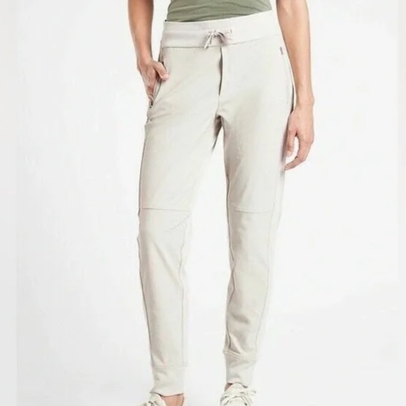 Athleta Pants - Athleta Headlands Hybrid Trek Mid Rise Joggers size 12 Bone